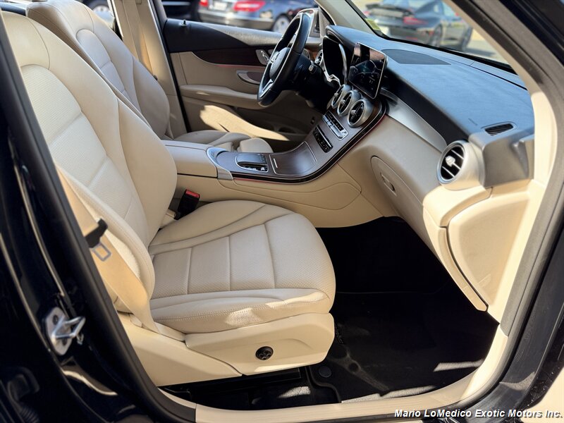 2022 Mercedes-Benz GLC GLC300 - Photo 62