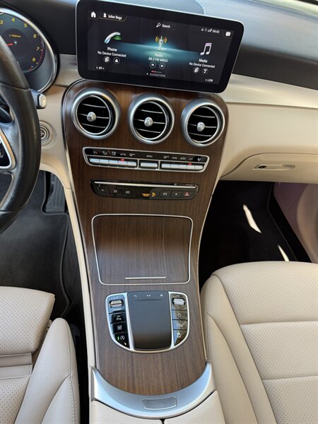 2022 Mercedes-Benz GLC GLC300 - Photo 39