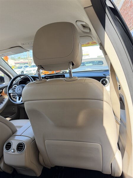 2022 Mercedes-Benz GLC GLC300 - Photo 50