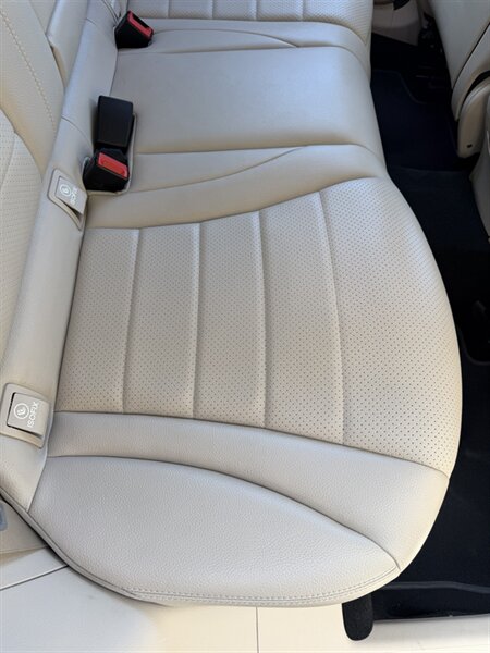 2022 Mercedes-Benz GLC GLC300 - Photo 54