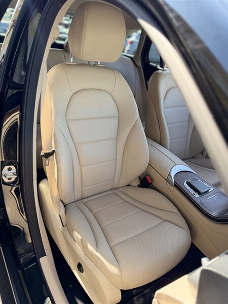 2022 Mercedes-Benz GLC GLC300 - Photo 59