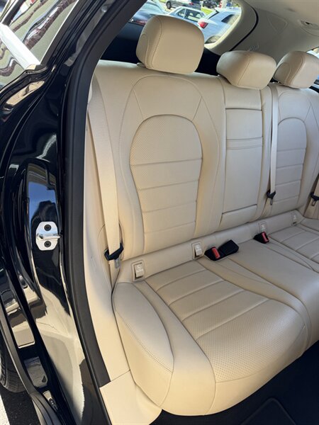 2022 Mercedes-Benz GLC GLC300 - Photo 52