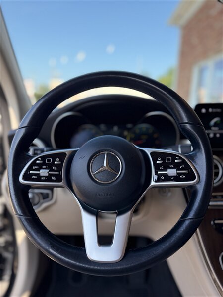 2022 Mercedes-Benz GLC GLC300 - Photo 32