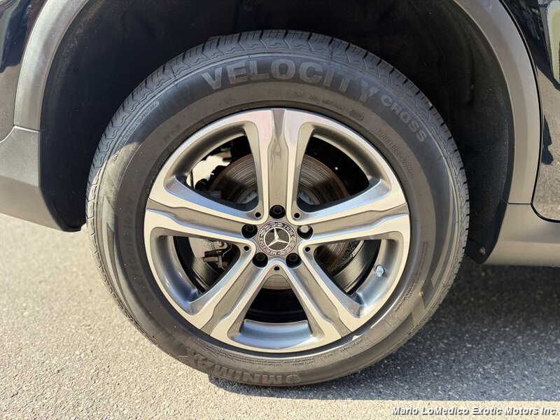 2022 Mercedes-Benz GLC GLC300 - Photo 16
