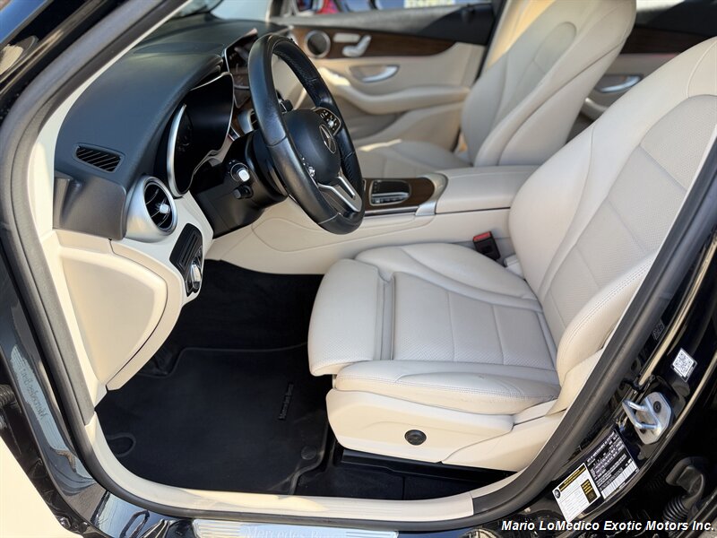 2022 Mercedes-Benz GLC GLC300 - Photo 24