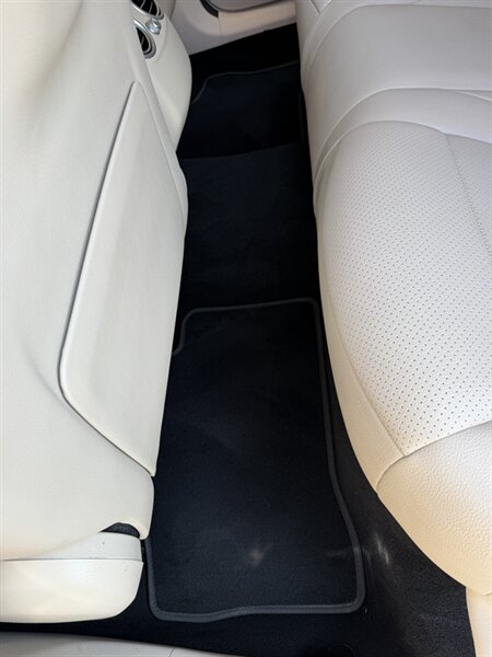 2022 Mercedes-Benz GLC GLC300 - Photo 43